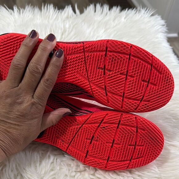 Nike Red Soccer Cleats - Picture 6 of 9